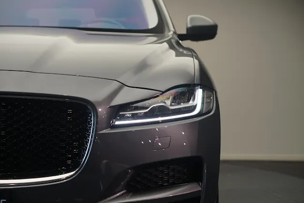 Jaguar F-Pace 30t 2.0 Prestige AWD Automatik *CH-Fahrzeug* *Panoramadach* *Assistenzpaket