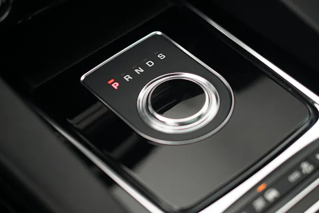 Jaguar F-Pace 30t 2.0 Prestige AWD Automatik *CH-Fahrzeug* *Panoramadach* *Assistenzpaket