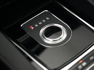 Jaguar F-Pace 30t 2.0 Prestige AWD Automatik *CH-Fahrzeug* *Panoramadach* *Assistenzpaket