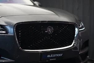Jaguar F-Pace 30t 2.0 Prestige AWD Automatik *CH-Fahrzeug* *Panoramadach* *Assistenzpaket