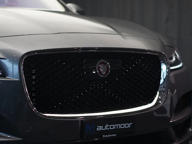 Jaguar F-Pace 30t 2.0 Prestige AWD Automatik *CH-Fahrzeug* *Panoramadach* *Assistenzpaket