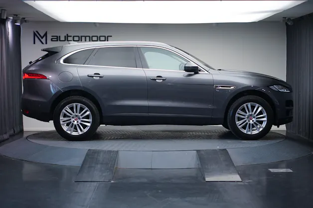Jaguar F-Pace 30t 2.0 Prestige AWD Automatik *CH-Fahrzeug* *Panoramadach* *Assistenzpaket