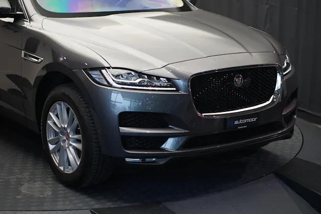 Jaguar F-Pace 30t 2.0 Prestige AWD Automatik *CH-Fahrzeug* *Panoramadach* *Assistenzpaket