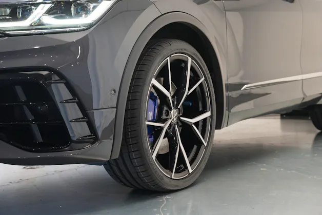 VW Tiguan 2.0TSI R 4Motion DSG *CH-Fahrzeug* *AHK*