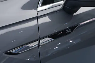 VW Tiguan 2.0TSI R 4Motion DSG *CH-Fahrzeug* *AHK*
