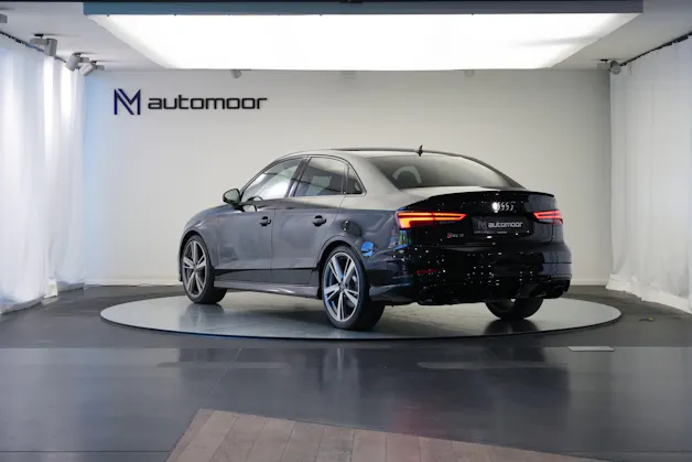 AUDI RS3 Limousine 2.5 TSI quattro S-tronic *Sportsitze* *Assistenzpaket*
