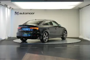 AUDI RS3 Limousine 2.5 TSI quattro S-tronic *Sportsitze* *Assistenzpaket* *B&O*