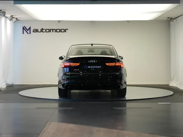 AUDI RS3 Limousine 2.5 TSI quattro S-tronic *Sportsitze* *Assistenzpaket* *B&O*
