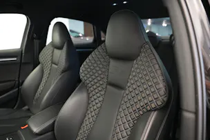 AUDI RS3 Limousine 2.5 TSI quattro S-tronic *Sportsitze* *Assistenzpaket* *B&O*
