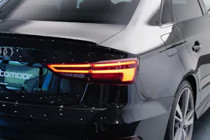 AUDI RS3 Limousine 2.5 TSI quattro S-tronic *Sportsitze* *Assistenzpaket*