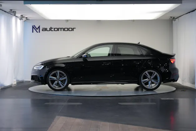 AUDI RS3 Limousine 2.5 TSI quattro S-tronic *Sportsitze* *Assistenzpaket*