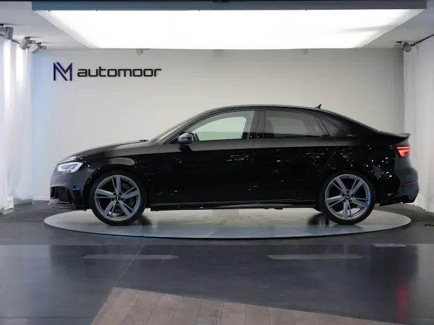 AUDI RS3 Limousine 2.5 TSI quattro S-tronic *Sportsitze* *Assistenzpaket*
