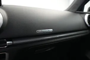 AUDI RS3 Limousine 2.5 TSI quattro S-tronic *Sportsitze* *Assistenzpaket* *B&O*