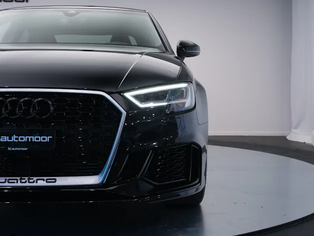 AUDI RS3 Limousine 2.5 TSI quattro S-tronic *Sportsitze* *Assistenzpaket*