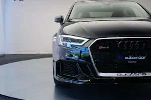 AUDI RS3 Limousine 2.5 TSI quattro S-tronic *Sportsitze* *Assistenzpaket*