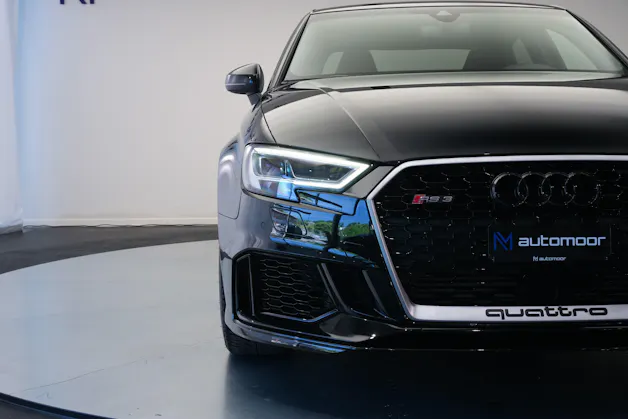 AUDI RS3 Limousine 2.5 TSI quattro S-tronic *Sportsitze* *Assistenzpaket*