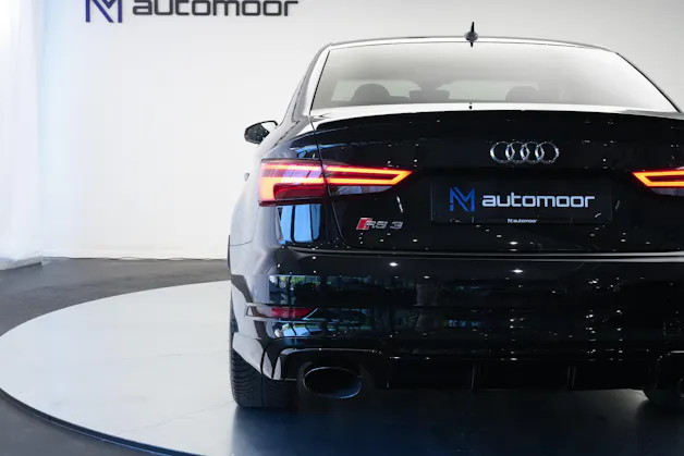AUDI RS3 Limousine 2.5 TSI quattro S-tronic *Sportsitze* *Assistenzpaket*