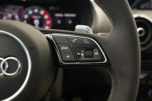 AUDI RS3 Limousine 2.5 TSI quattro S-tronic *Sportsitze* *Assistenzpaket* *B&O*
