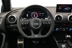 AUDI RS3 Limousine 2.5 TSI quattro S-tronic *Sportsitze* *Assistenzpaket* *B&O*