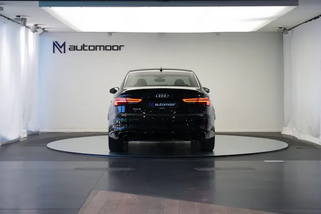AUDI RS3 Limousine 2.5 TSI quattro S-tronic *Sportsitze* *Assistenzpaket*