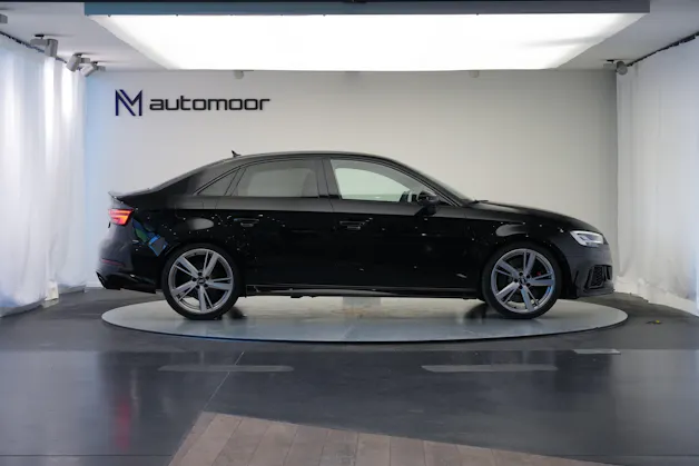 AUDI RS3 Limousine 2.5 TSI quattro S-tronic *Sportsitze* *Assistenzpaket*
