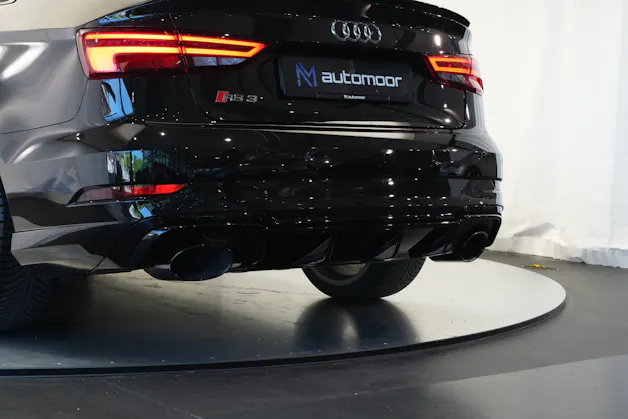 AUDI RS3 Limousine 2.5 TSI quattro S-tronic *Sportsitze* *Assistenzpaket* *B&O*