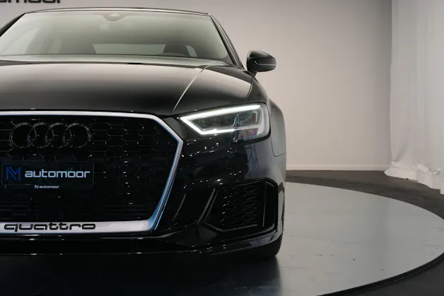 AUDI RS3 Limousine 2.5 TSI quattro S-tronic *Sportsitze* *Assistenzpaket* *B&O*