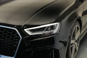 AUDI RS3 Limousine 2.5 TSI quattro S-tronic *Sportsitze* *Assistenzpaket* *B&O*