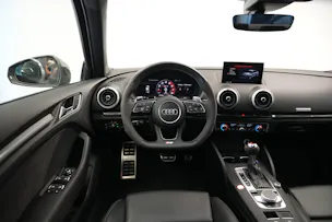 AUDI RS3 Limousine 2.5 TSI quattro S-tronic *Sportsitze* *Assistenzpaket* *B&O*