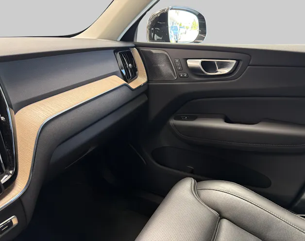 VOLVO XC60 2.0 T6 TE Plus Dark eAWD