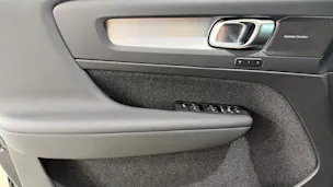 VOLVO XC40 2.0 B4 MH Black Edition