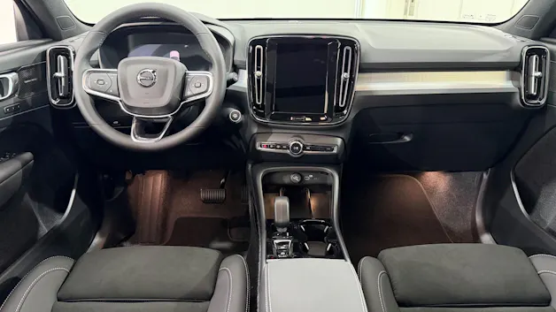 VOLVO XC40 2.0 B4 MH Black Edition