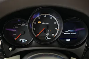 PORSCHE Macan Turbo PDK *CH-Fahrzeug* *Chrono*