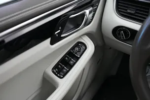 PORSCHE Macan Turbo PDK *CH-Fahrzeug* *Chrono*