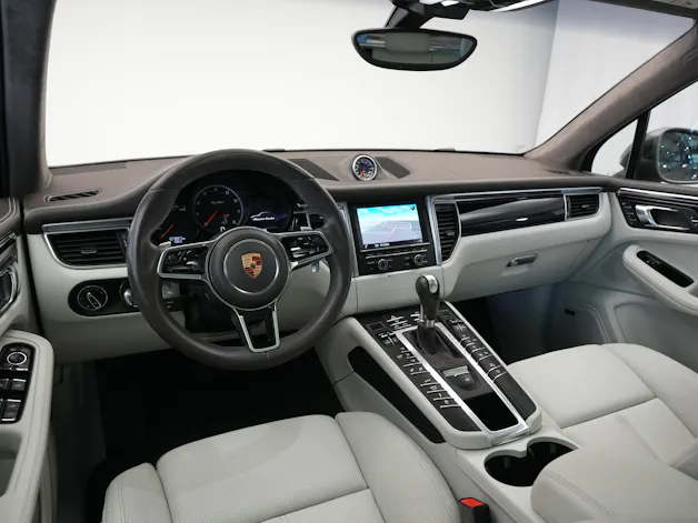 PORSCHE Macan Turbo PDK *CH-Fahrzeug* *Chrono*