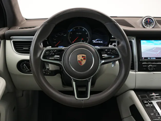 PORSCHE Macan Turbo PDK *CH-Fahrzeug* *Chrono*