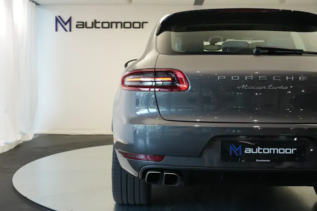PORSCHE Macan Turbo PDK *CH-Fahrzeug* *Chrono*