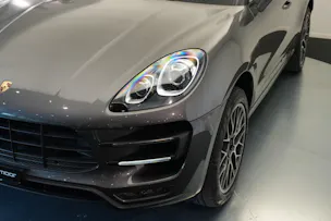 PORSCHE Macan Turbo PDK *CH-Fahrzeug* *Chrono*