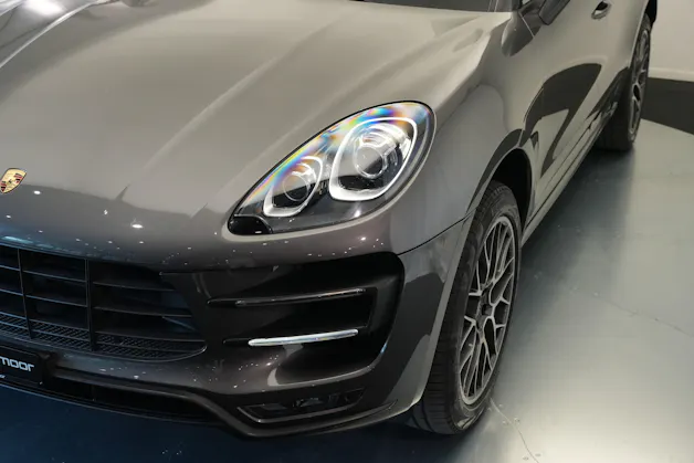 PORSCHE Macan Turbo PDK *CH-Fahrzeug* *Chrono*