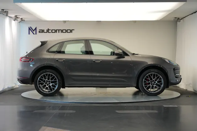 PORSCHE Macan Turbo PDK *CH-Fahrzeug* *Chrono*