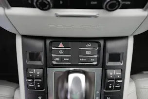 PORSCHE Macan Turbo PDK *CH-Fahrzeug* *Chrono*