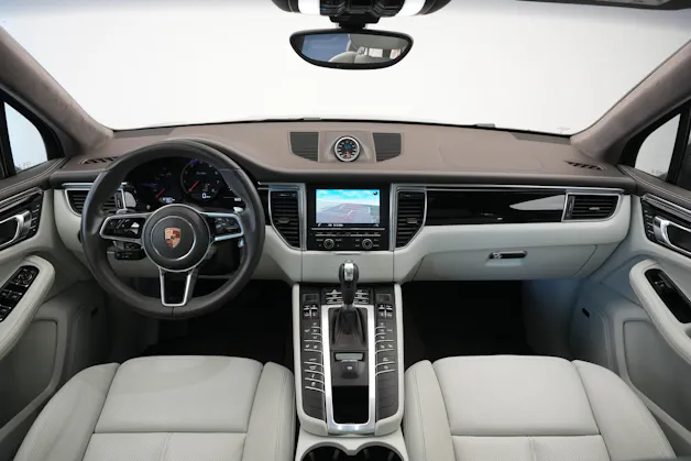 PORSCHE Macan Turbo PDK *CH-Fahrzeug* *Chrono*