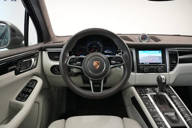 PORSCHE Macan Turbo PDK *CH-Fahrzeug* *Chrono*