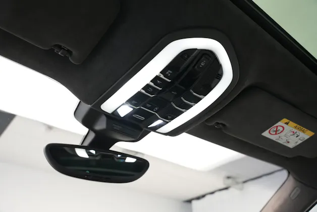 PORSCHE Macan Turbo PDK *CH-Fahrzeug* *Chrono*