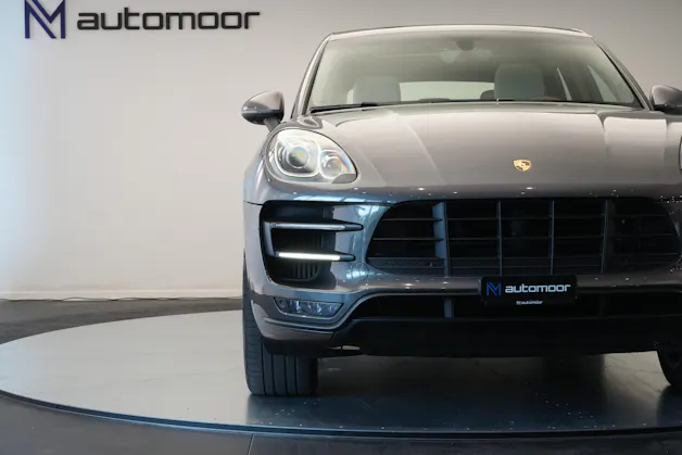 PORSCHE Macan Turbo PDK *CH-Fahrzeug* *Chrono*