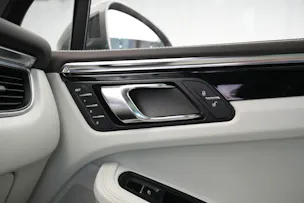 PORSCHE Macan Turbo PDK *CH-Fahrzeug* *Chrono*