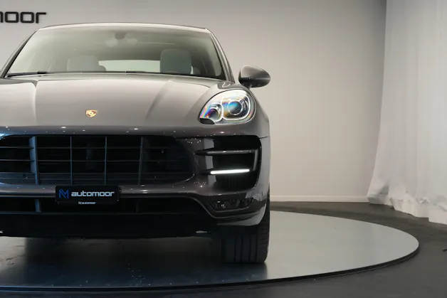 PORSCHE Macan Turbo PDK *CH-Fahrzeug* *Chrono*