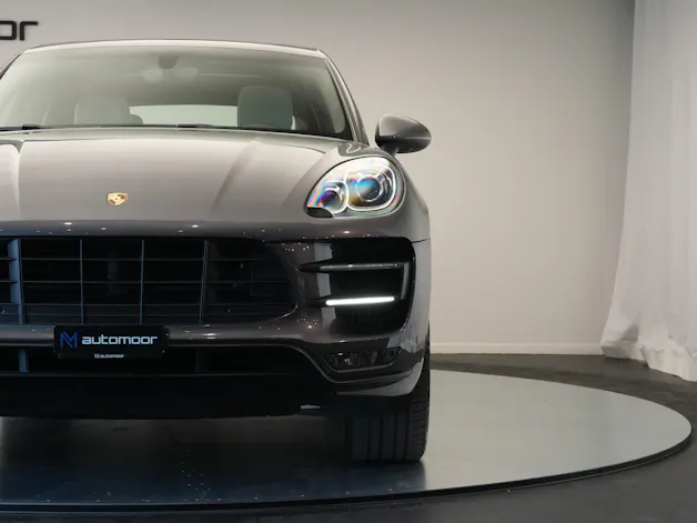 PORSCHE Macan Turbo PDK *CH-Fahrzeug* *Chrono*
