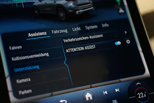 MERCEDES-BENZ GLC 200 4Matic 9G-Tronic AMG Line *AHK* *Panorama* *Assistenzpaket*