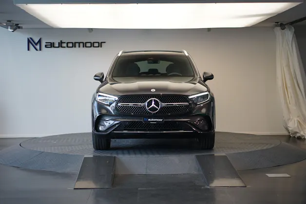 MERCEDES-BENZ GLC 200 4Matic 9G-Tronic AMG Line *AHK* *Panorama* *Assistenzpaket*